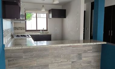 Casa en Venta con Family Room y Terraza - Lerma