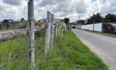 EN VENTA LOTE EN EL BARRIO UVO