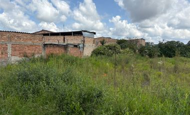 EN VENTA LOTE EN EL BARRIO UVO