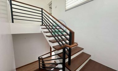 3 STOREY 4-BEDROOM VILLA FOR RENT IN ANGELES CITY