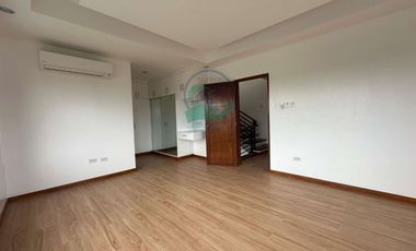 3 STOREY 4-BEDROOM VILLA FOR RENT IN ANGELES CITY