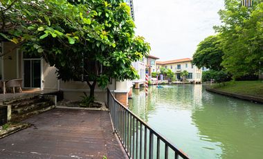 House for Sale at Grand Canal Donmuang - Waterfront Curve View in International Community! House for Sale: Grand Canal Donmuang