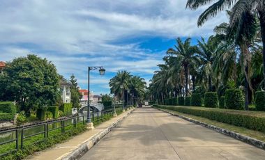 House for Sale at Grand Canal Donmuang - Waterfront Curve View in International Community! House for Sale: Grand Canal Donmuang