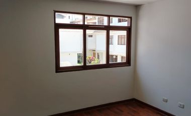 ALQUILER  CASA REMODELADA EN CONDOMINIO  SEGURO  CERCA C.C.EL POLO, COLEGIOS,UNIVERSIDADES