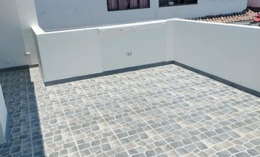 ALQUILER  CASA REMODELADA EN CONDOMINIO  SEGURO  CERCA C.C.EL POLO, COLEGIOS,UNIVERSIDADES