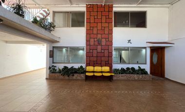 CASA EN VENTA EN ARBOLEDAS CON CASA PARA HÚESPEDES, NEGOCIO O PARA RENTAR