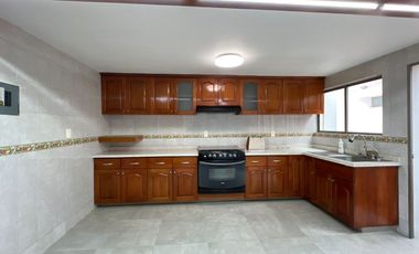 CASA EN VENTA EN ARBOLEDAS CON CASA PARA HÚESPEDES, NEGOCIO O PARA RENTAR