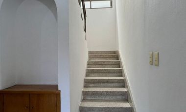 CASA EN VENTA EN ARBOLEDAS CON CASA PARA HÚESPEDES, NEGOCIO O PARA RENTAR