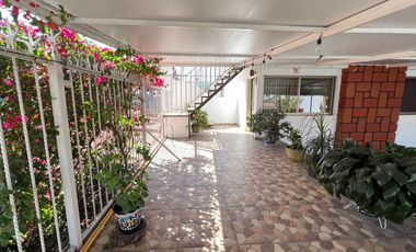 CASA EN VENTA EN ARBOLEDAS CON CASA PARA HÚESPEDES, NEGOCIO O PARA RENTAR