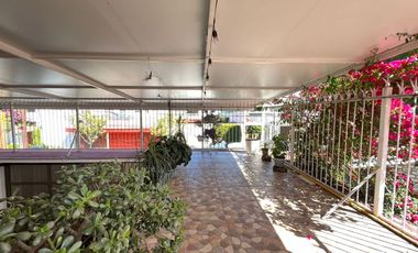 CASA EN VENTA EN ARBOLEDAS CON CASA PARA HÚESPEDES, NEGOCIO O PARA RENTAR