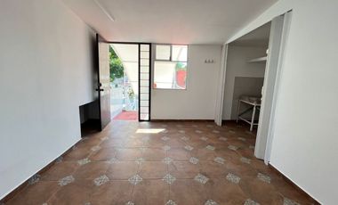 CASA EN VENTA EN ARBOLEDAS CON CASA PARA HÚESPEDES, NEGOCIO O PARA RENTAR