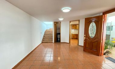 CASA EN VENTA EN ARBOLEDAS CON CASA PARA HÚESPEDES, NEGOCIO O PARA RENTAR