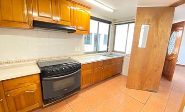 CASA EN VENTA EN ARBOLEDAS CON CASA PARA HÚESPEDES, NEGOCIO O PARA RENTAR