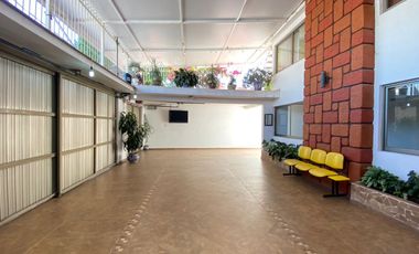 CASA EN VENTA EN ARBOLEDAS CON CASA PARA HÚESPEDES, NEGOCIO O PARA RENTAR