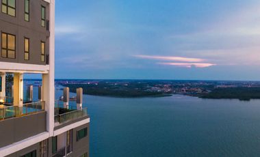 Knightsbridge Sky River Ocean