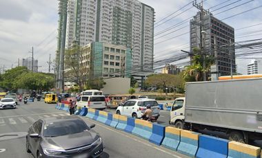 Fully Furnished One-Bedroom Unit in a Prime Location in Alabang, Muntinlupa, South of Manila