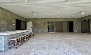 4-Bedroom House with Garden For Sale Ayala Alabang Village, Muntinlupa City PP CODE L1455
