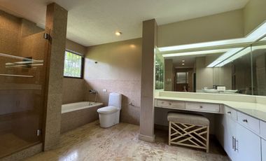 4-Bedroom House with Garden For Sale Ayala Alabang Village, Muntinlupa City PP CODE L1455
