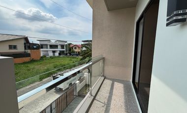 DASMARINAS SINGLE ATTACHED HOUSE AND LOT ALONG GOVERNORS DRIVE