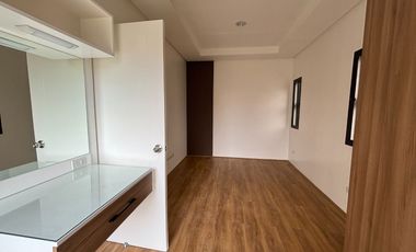 DASMARINAS SINGLE ATTACHED HOUSE AND LOT ALONG GOVERNORS DRIVE