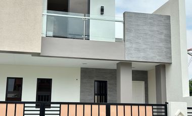 DASMARINAS SINGLE ATTACHED HOUSE AND LOT ALONG GOVERNORS DRIVE
