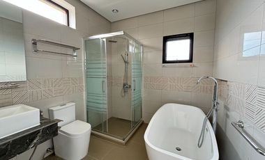 DASMARINAS SINGLE ATTACHED HOUSE AND LOT ALONG GOVERNORS DRIVE