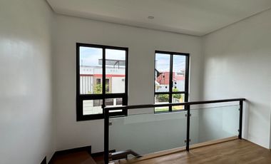 DASMARINAS SINGLE ATTACHED HOUSE AND LOT ALONG GOVERNORS DRIVE