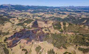 SE VENDE TERRENO EN JAVIER LOYOLA - AZOGUES