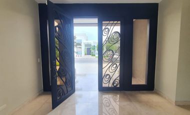 Samborondon, Renta de Hermosa Casa con Piscina con o sin muebles