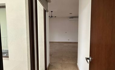 Samborondon, Renta de Hermosa Casa con Piscina con o sin muebles