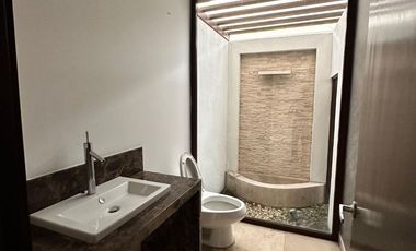 Samborondon, Renta de Hermosa Casa con Piscina con o sin muebles