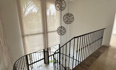 Samborondon, Renta de Hermosa Casa con Piscina con o sin muebles