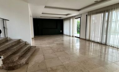 Samborondon, Renta de Hermosa Casa con Piscina con o sin muebles