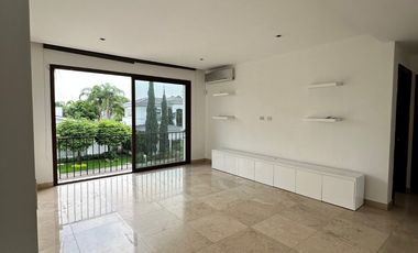 Samborondon, Renta de Hermosa Casa con Piscina con o sin muebles