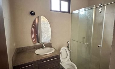 Samborondon, Renta de Hermosa Casa con Piscina con o sin muebles