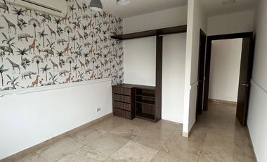 Samborondon, Renta de Hermosa Casa con Piscina con o sin muebles