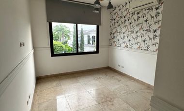 Samborondon, Renta de Hermosa Casa con Piscina con o sin muebles