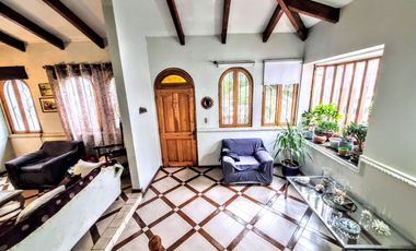 Casa Sólida De 2 Pisos, 4d/3b, 767 M2 De Terreno, San Miguel