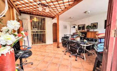 Casa Sólida De 2 Pisos, 4d/3b, 767 M2 De Terreno, San Miguel