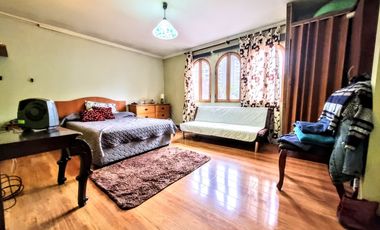 Casa Sólida De 2 Pisos, 4d/3b, 767 M2 De Terreno, San Miguel