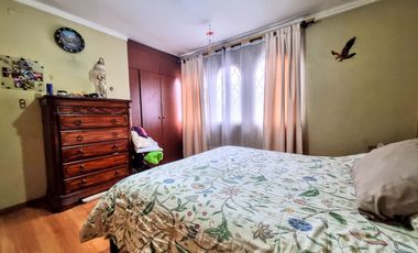 Casa Sólida De 2 Pisos, 4d/3b, 767 M2 De Terreno, San Miguel