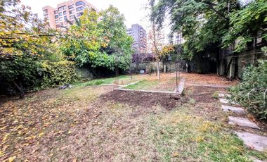 Casa Sólida De 2 Pisos, 4d/3b, 767 M2 De Terreno, San Miguel
