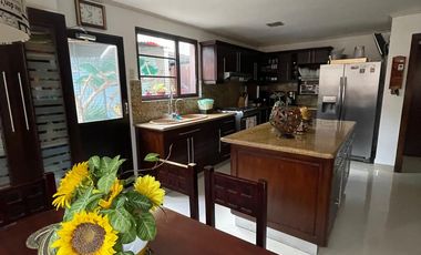 Manta, Venta de hermosa Casa 3 dormitorios con Piscina