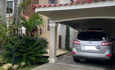 Manta, Venta de hermosa Casa 3 dormitorios con Piscina