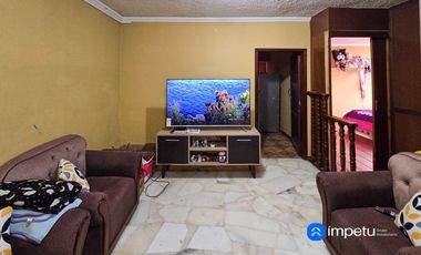 Se vende casa rentera central en la ciudad de  Loja