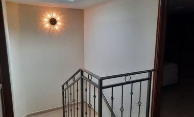 ¡Casa Amueblada en Renta en Santa Ana Tlapaltitlán, Toluca!