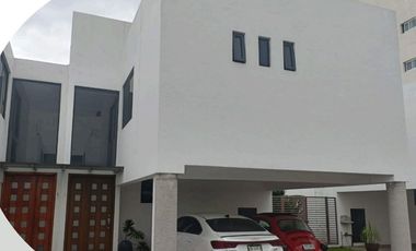Casa en Fraccionamiento en renta en San Andrés Cholula, San Andrés Cholula - Estacionamiento