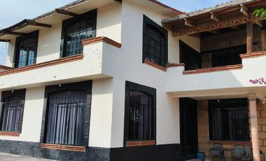 Casa Sola amueblada,  en RENTA a 200 mts del Centro de Tepotzotlán