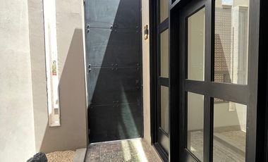 RENTA DE CASA EN CAMPOS ELISEOS DE UN PISO