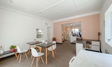 VENTA DE CASA COMO TERRENO EN MIRAFLORES - 300 M2